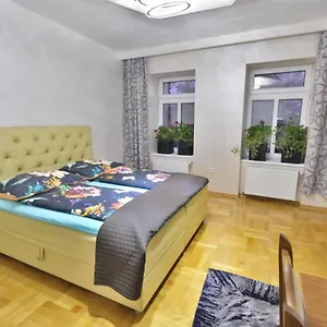 https://lux-apartments-prestige.vienna-besthotels.com